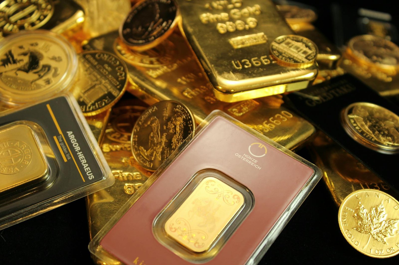 Gold Holds Above $4,500 as Metals Complex Consolidates