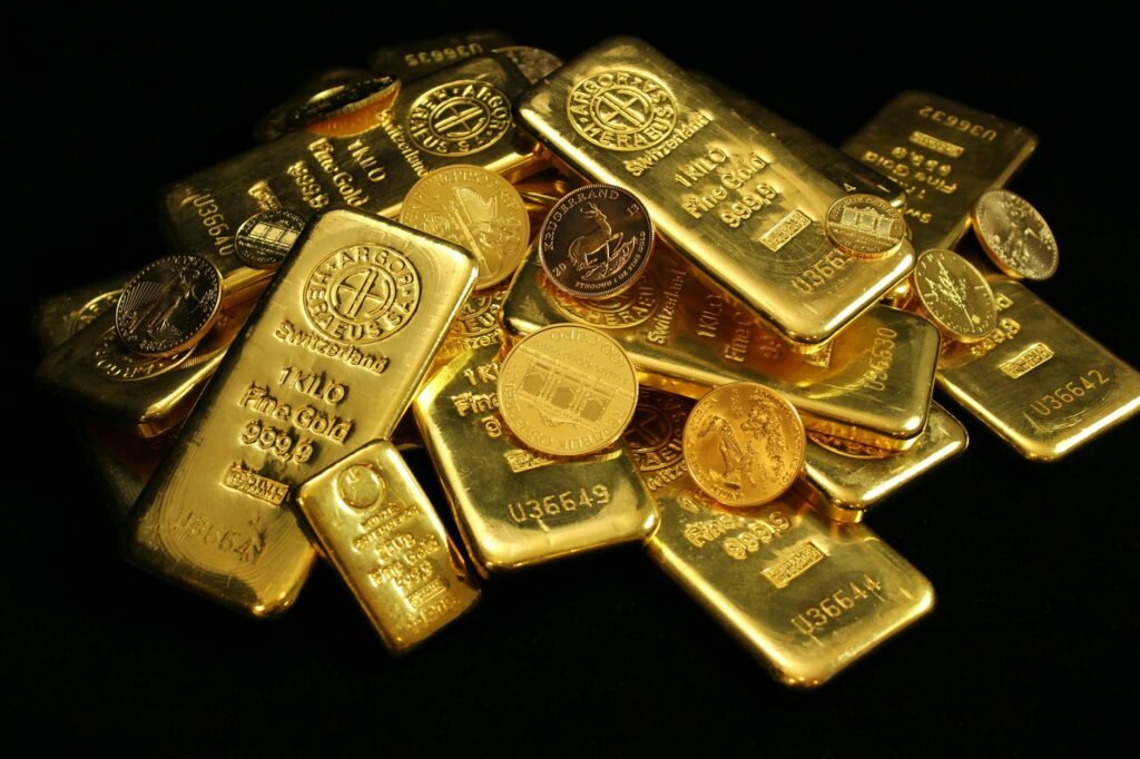 Gold Holds Above $4,500 as Markets Await Fresh Catalysts
